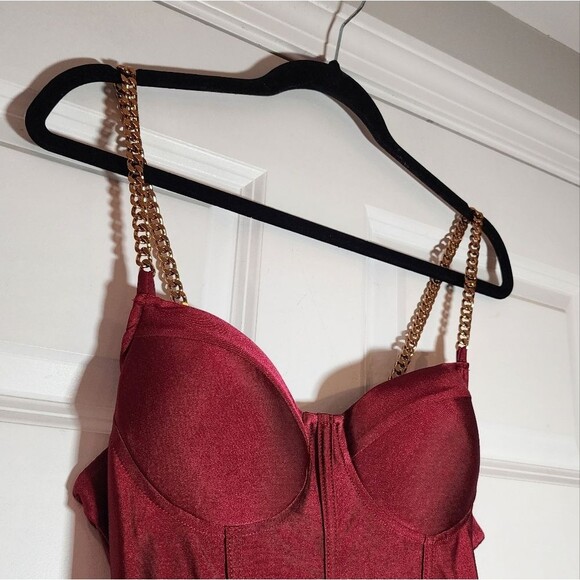 Shein Burgundy Red Padded Ruched Fitted Dress With Gold Chain Colored Straps L - Picture 2 of 5